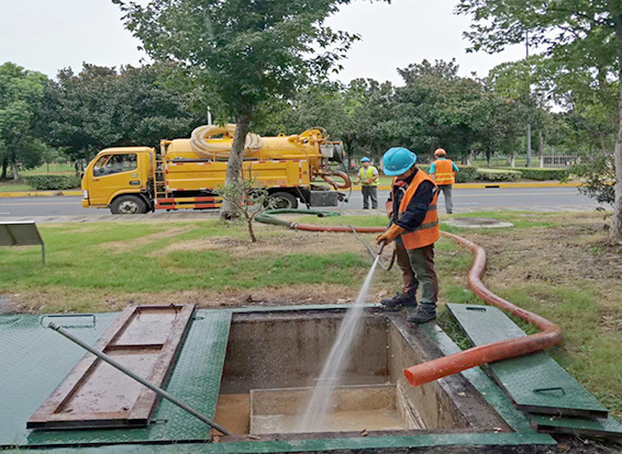东兴化油池清理
